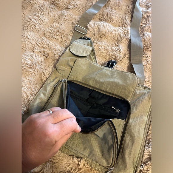 Tan athletic type nylon crossbody bag with tons of pockets - Picture 2 of 4